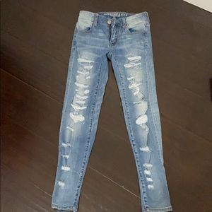 american eagle women ripped jeans